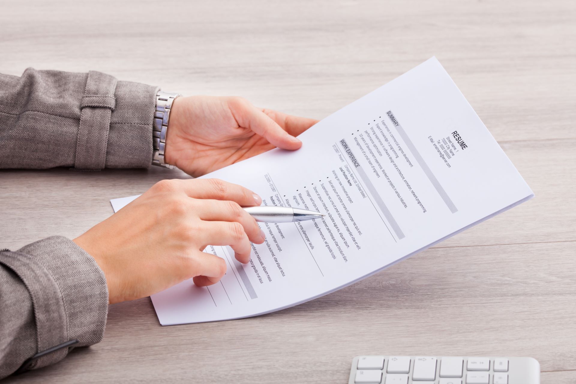 Leading with Impact: Tips for Crafting a Memorable Resume Headline